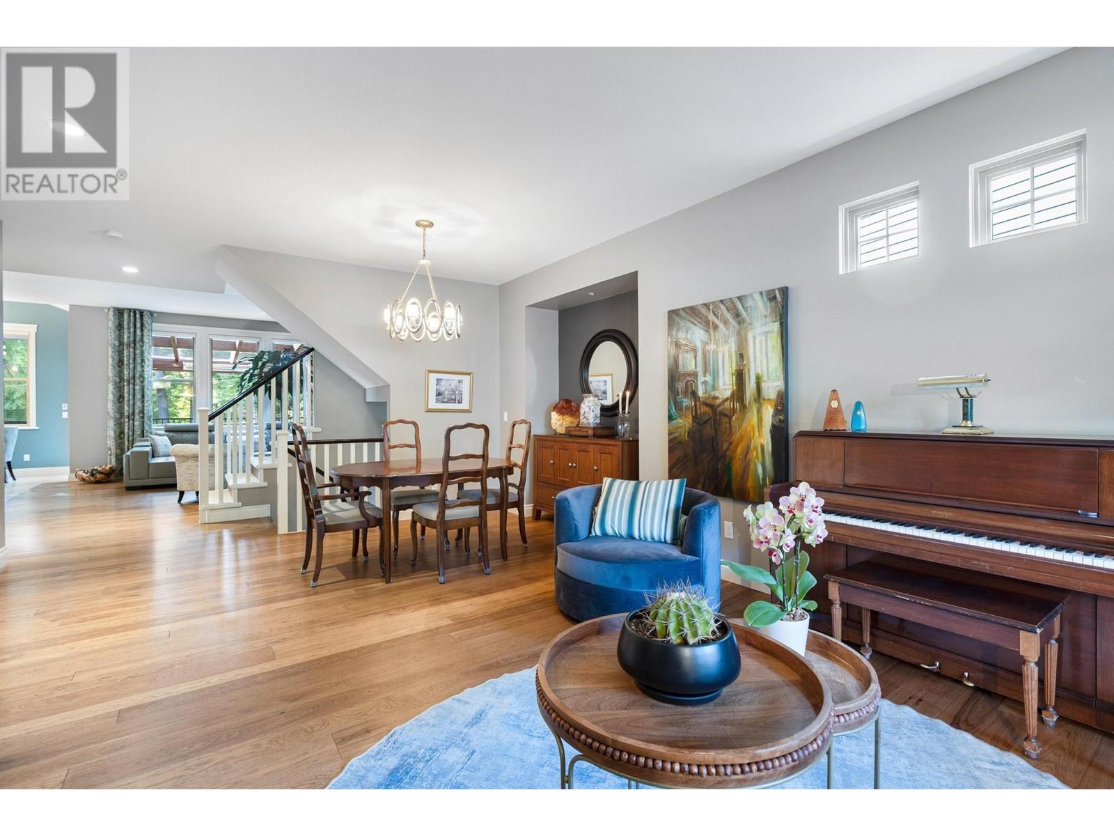 94 Hawthorn Drive, Port Moody, British Columbia  V3H 0C5 - Photo 4 - R2820911