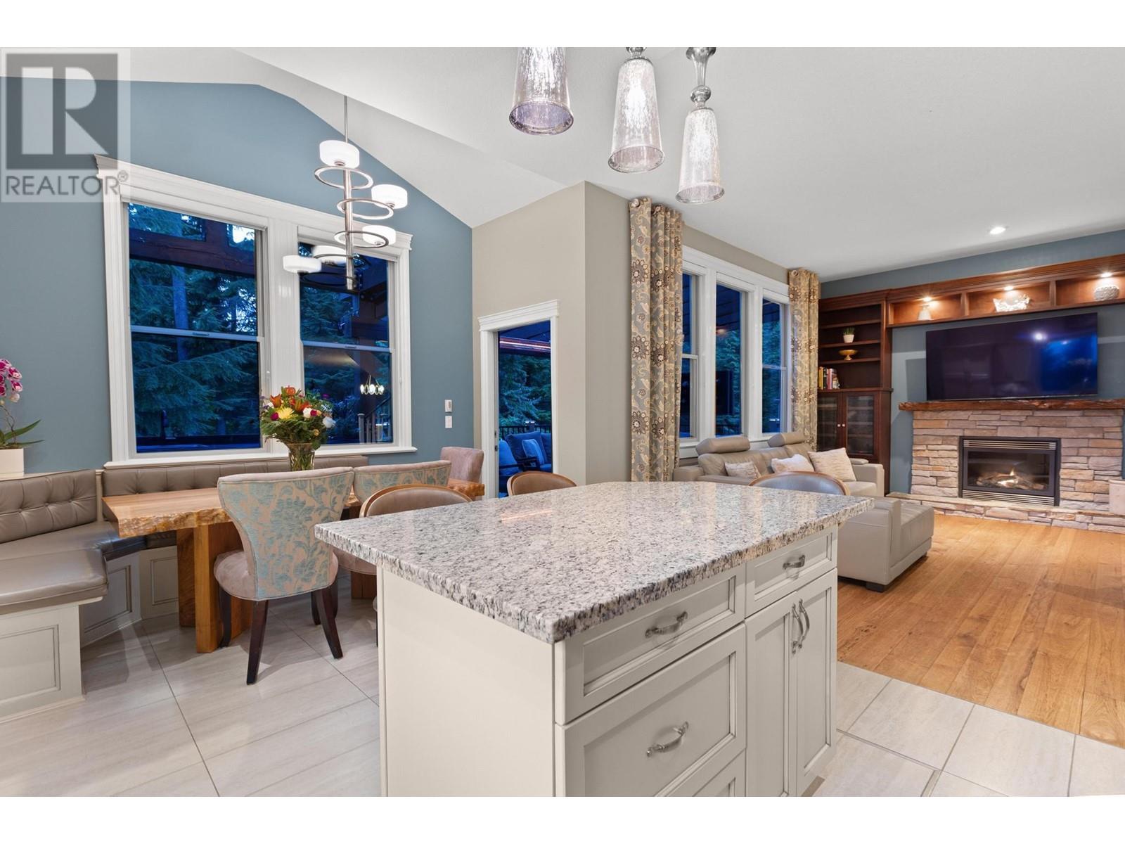 94 Hawthorn Drive, Port Moody, British Columbia  V3H 0C5 - Photo 6 - R2820911