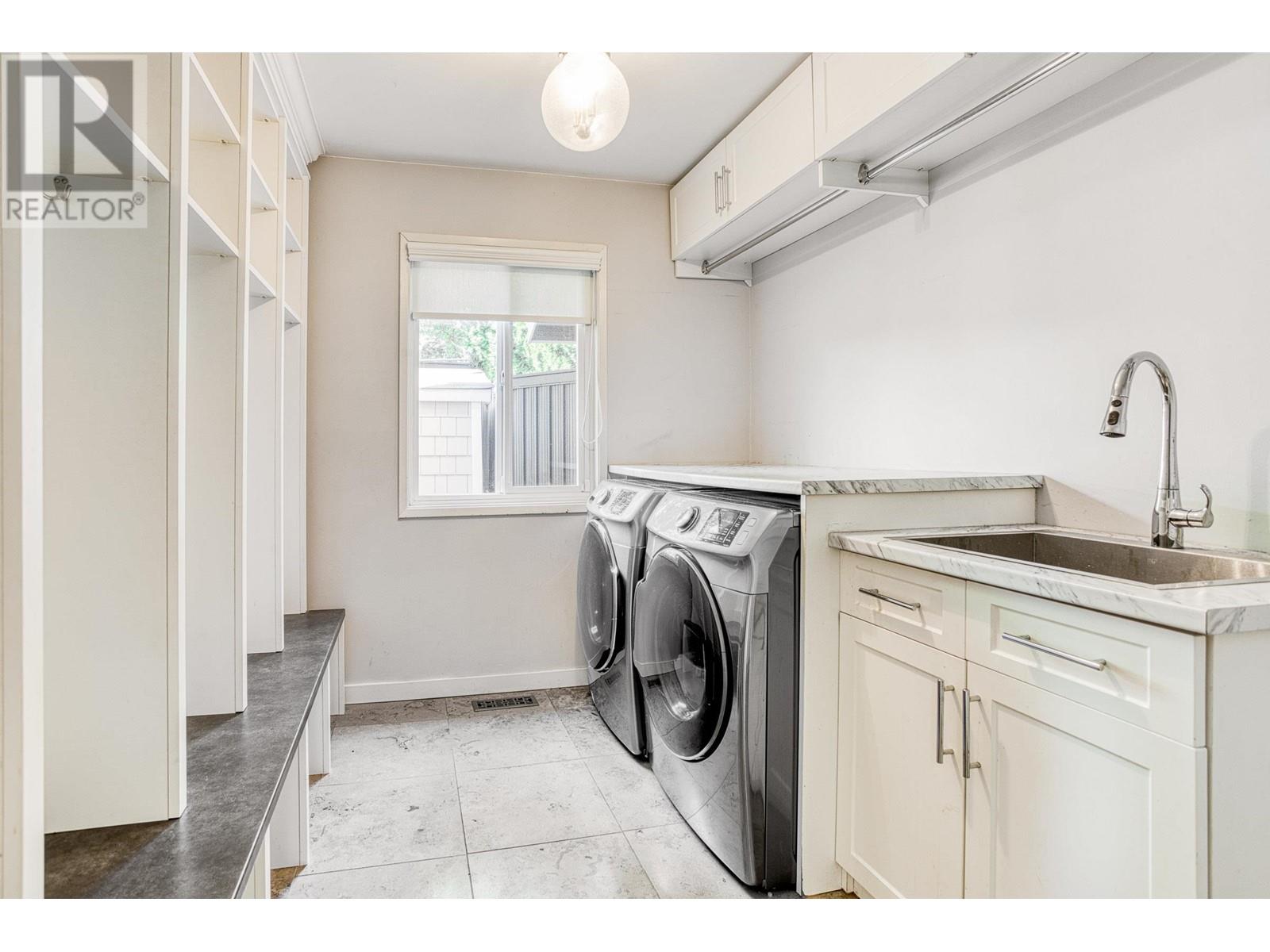 1312 Lansdowne Drive, Coquitlam, British Columbia  V3E 1K6 - Photo 14 - R2821496