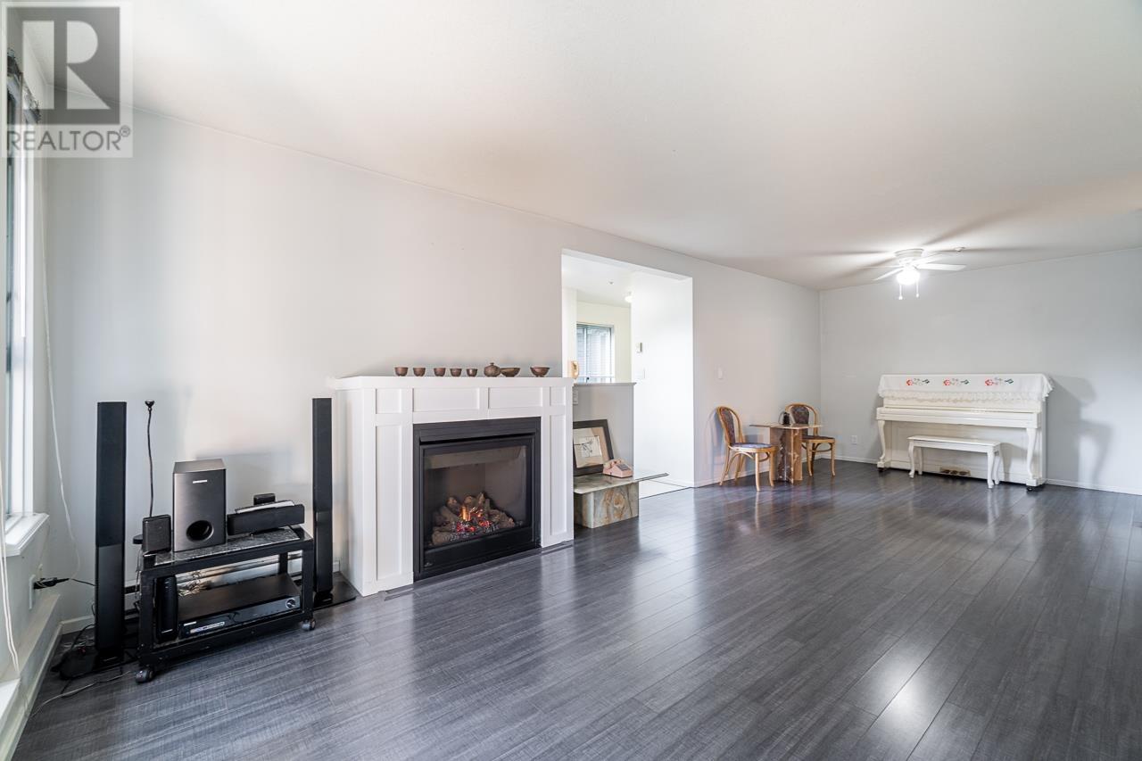 202 223 Mountain Highway, North Vancouver, British Columbia  V7J 3V3 - Photo 3 - R2821285