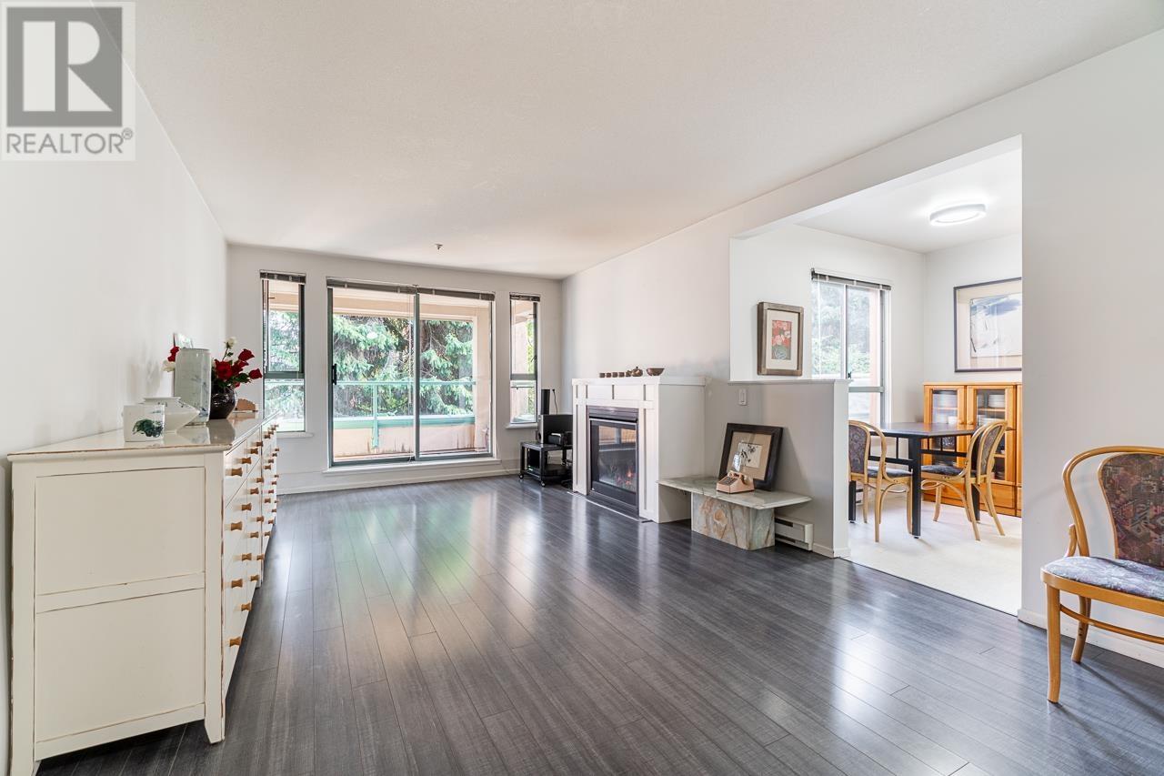 202 223 MOUNTAIN HIGHWAY, north vancouver, British Columbia