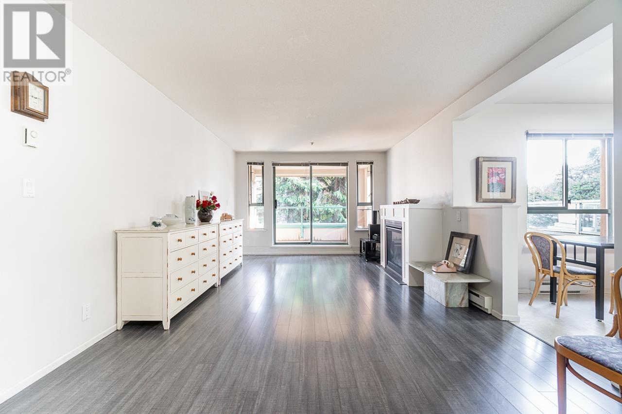 202 223 Mountain Highway, North Vancouver, British Columbia  V7J 3V3 - Photo 2 - R2821285