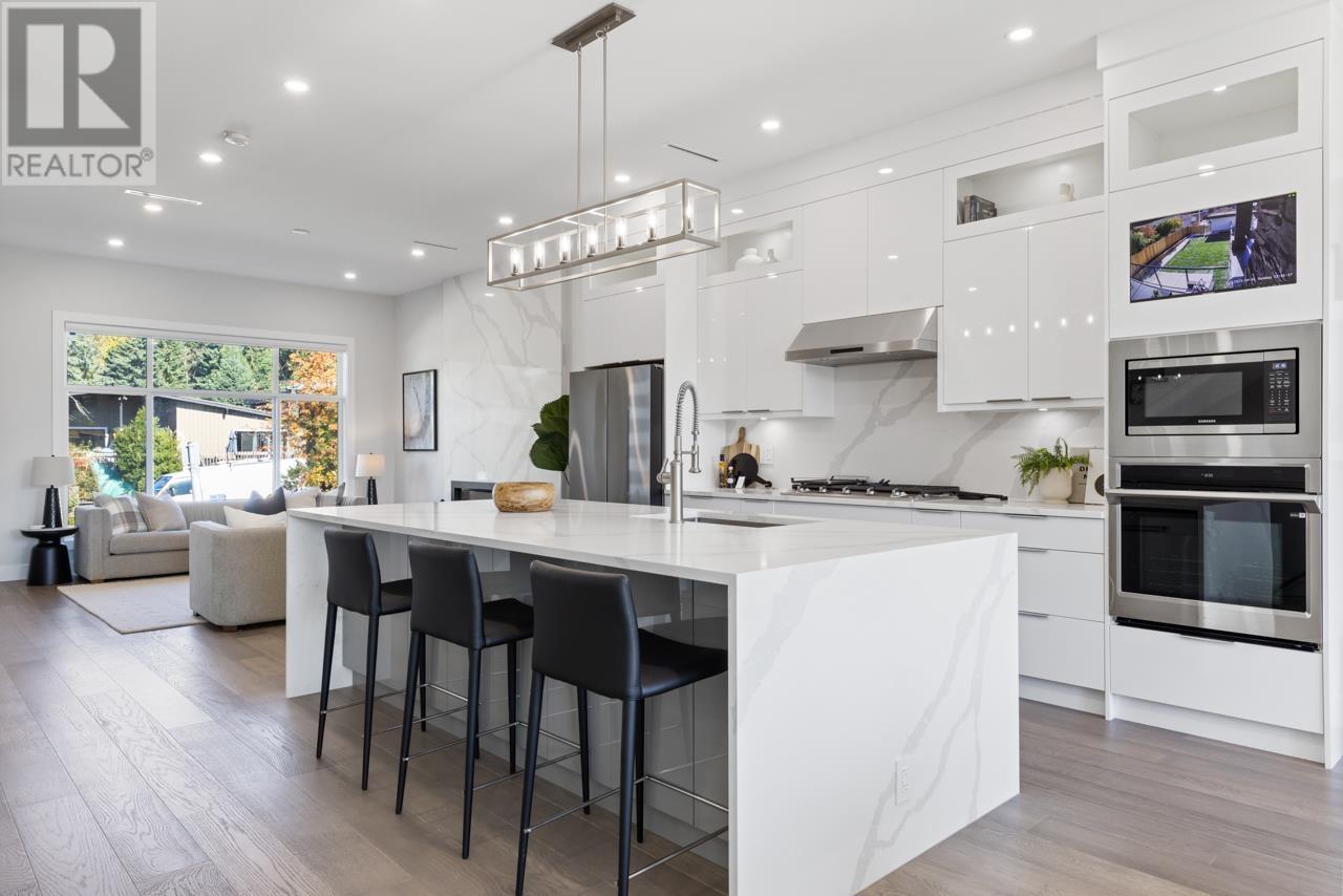 251 W 18th Street, North Vancouver, British Columbia  V7M 1W7 - Photo 7 - R2821344
