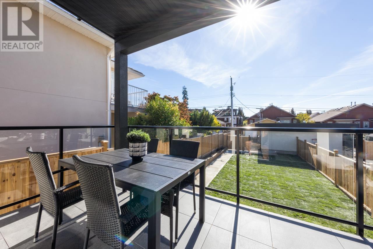 251 W 18th Street, North Vancouver, British Columbia  V7M 1W7 - Photo 12 - R2821344