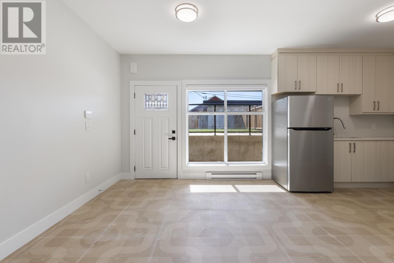 251 W 18th Street, North Vancouver, British Columbia  V7M 1W7 - Photo 32 - R2821344