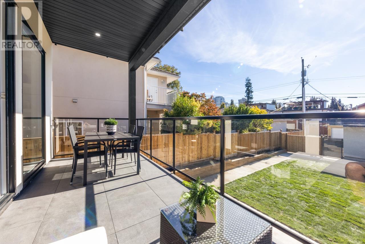 251 W 18th Street, North Vancouver, British Columbia  V7M 1W7 - Photo 13 - R2821344