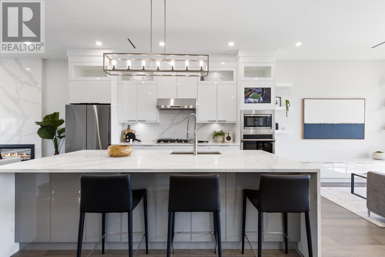 251 W 18th Street, North Vancouver, British Columbia  V7M 1W7 - Photo 8 - R2821344