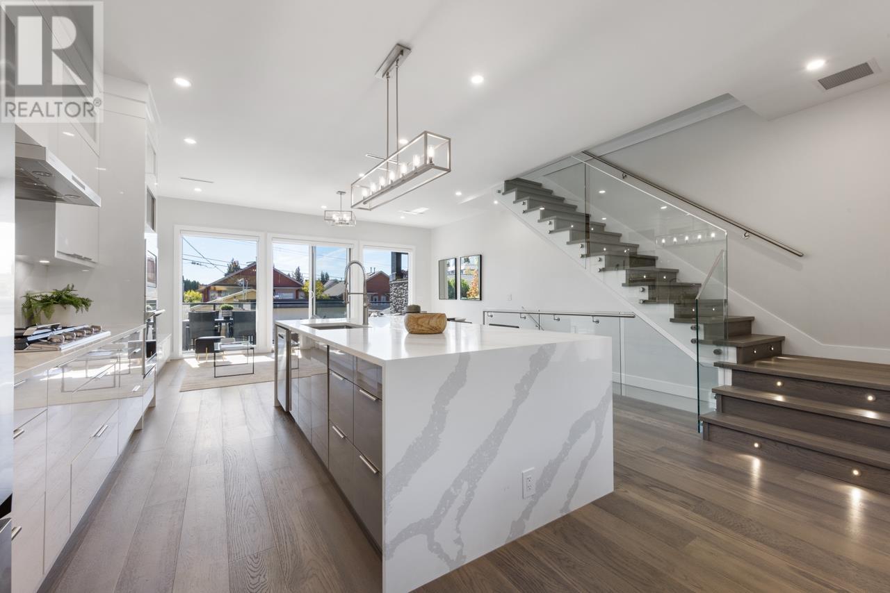 251 W 18th Street, North Vancouver, British Columbia  V7M 1W7 - Photo 17 - R2821344