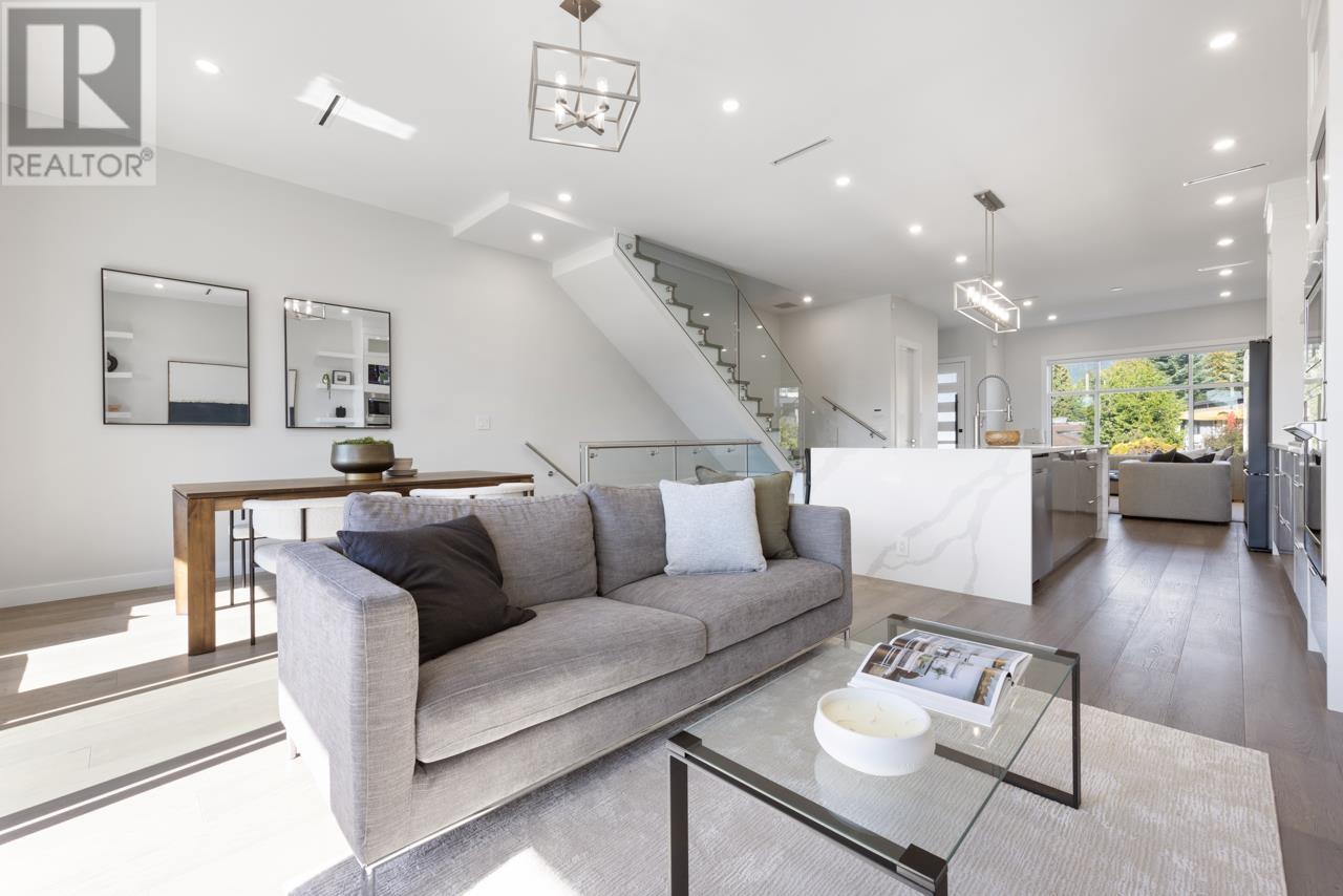 251 W 18th Street, North Vancouver, British Columbia  V7M 1W7 - Photo 14 - R2821344