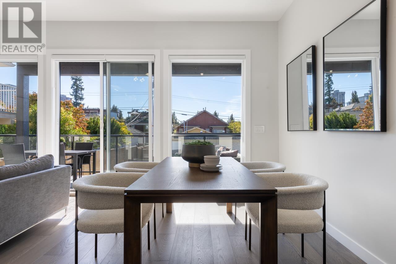251 W 18th Street, North Vancouver, British Columbia  V7M 1W7 - Photo 11 - R2821344