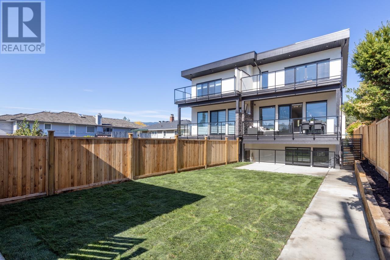 251 W 18th Street, North Vancouver, British Columbia  V7M 1W7 - Photo 36 - R2821344
