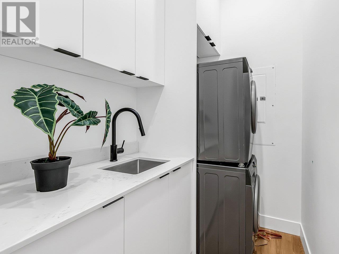 965 E 15 Avenue, Vancouver, British Columbia  V5T 2S3 - Photo 13 - R2821256