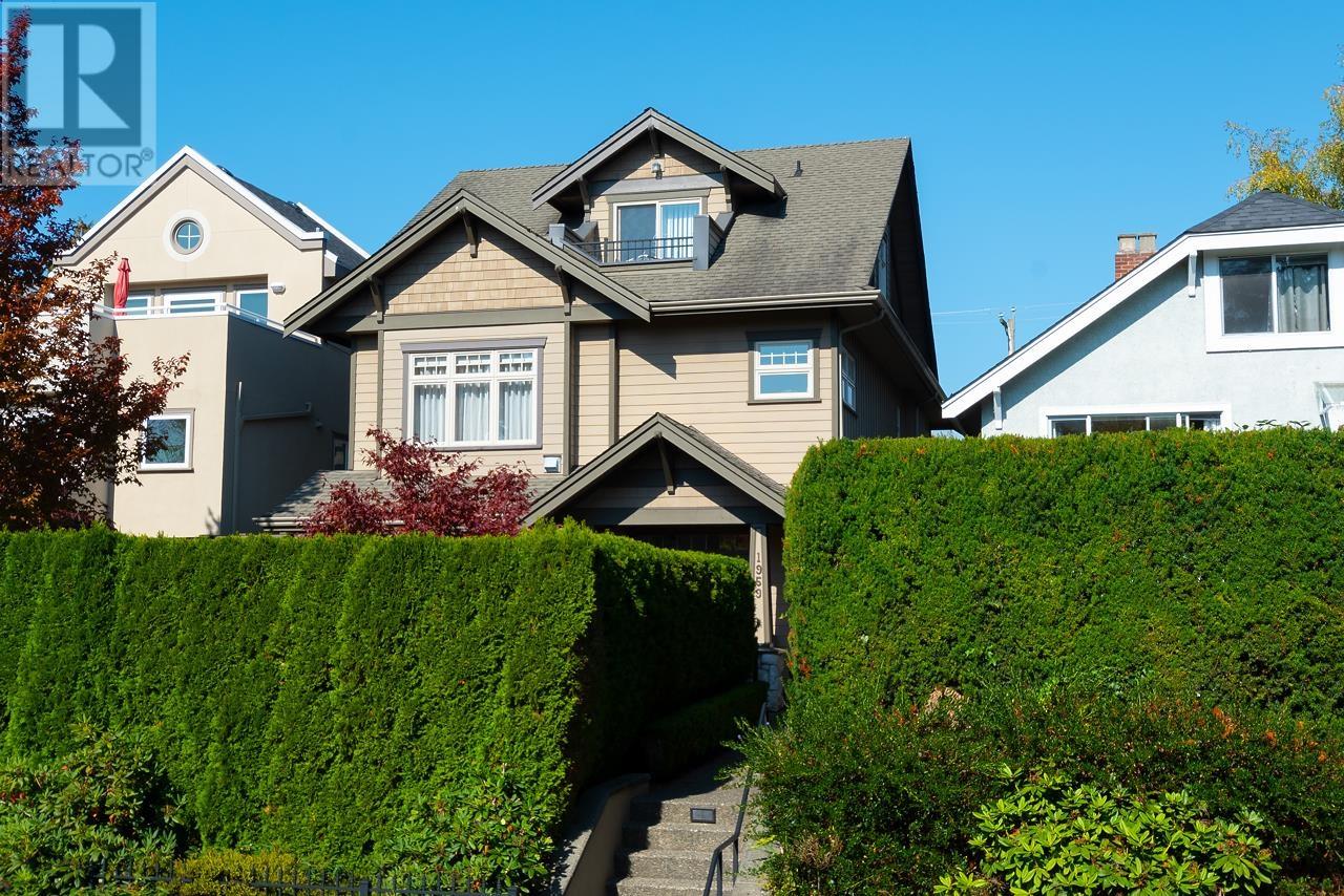1961 Whyte Avenue, Vancouver, British Columbia  V6J 1B4 - Photo 2 - R2821360