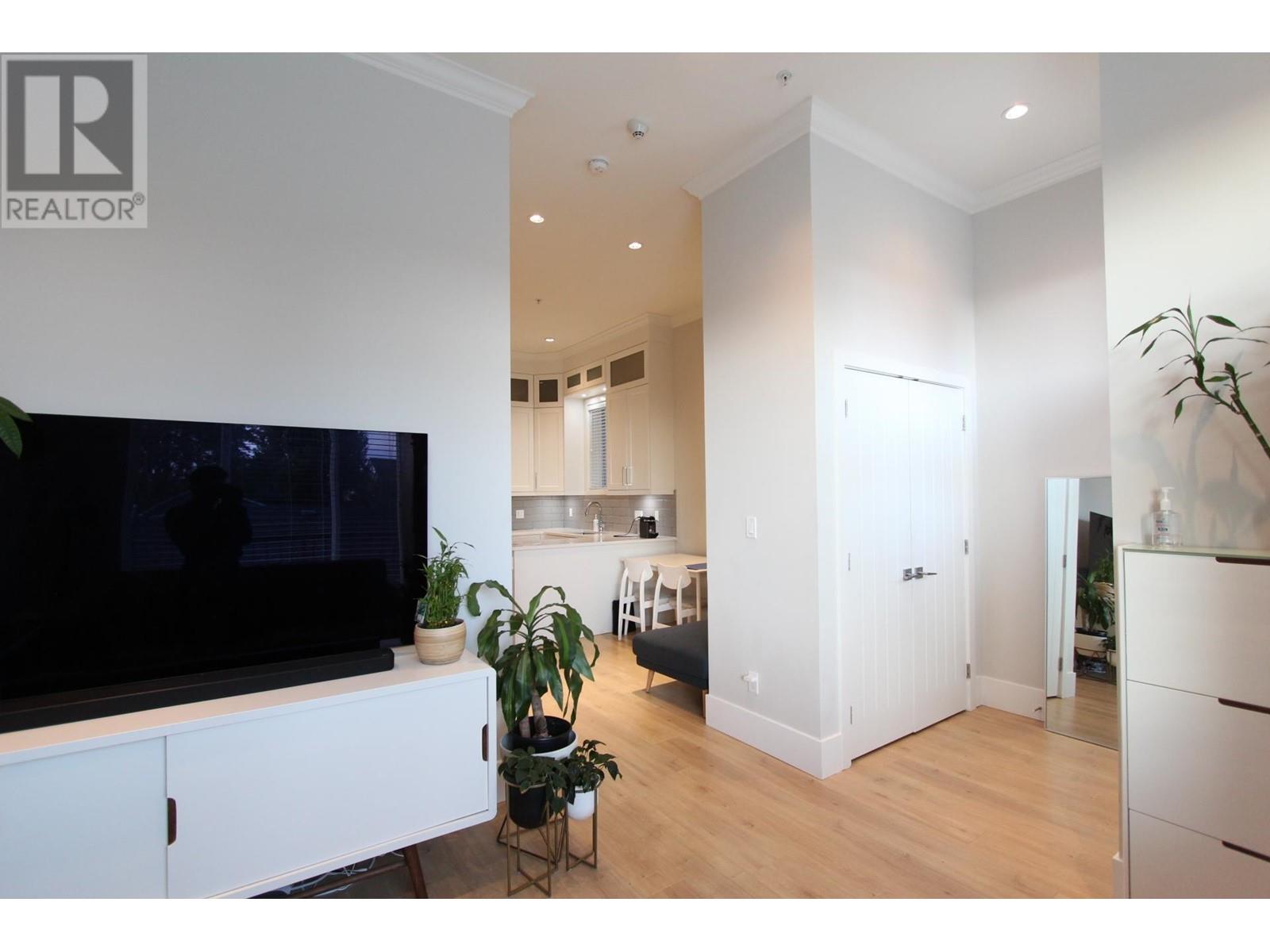 3 3868 Pender Street, Burnaby, British Columbia  V5C 2L5 - Photo 10 - R2819124