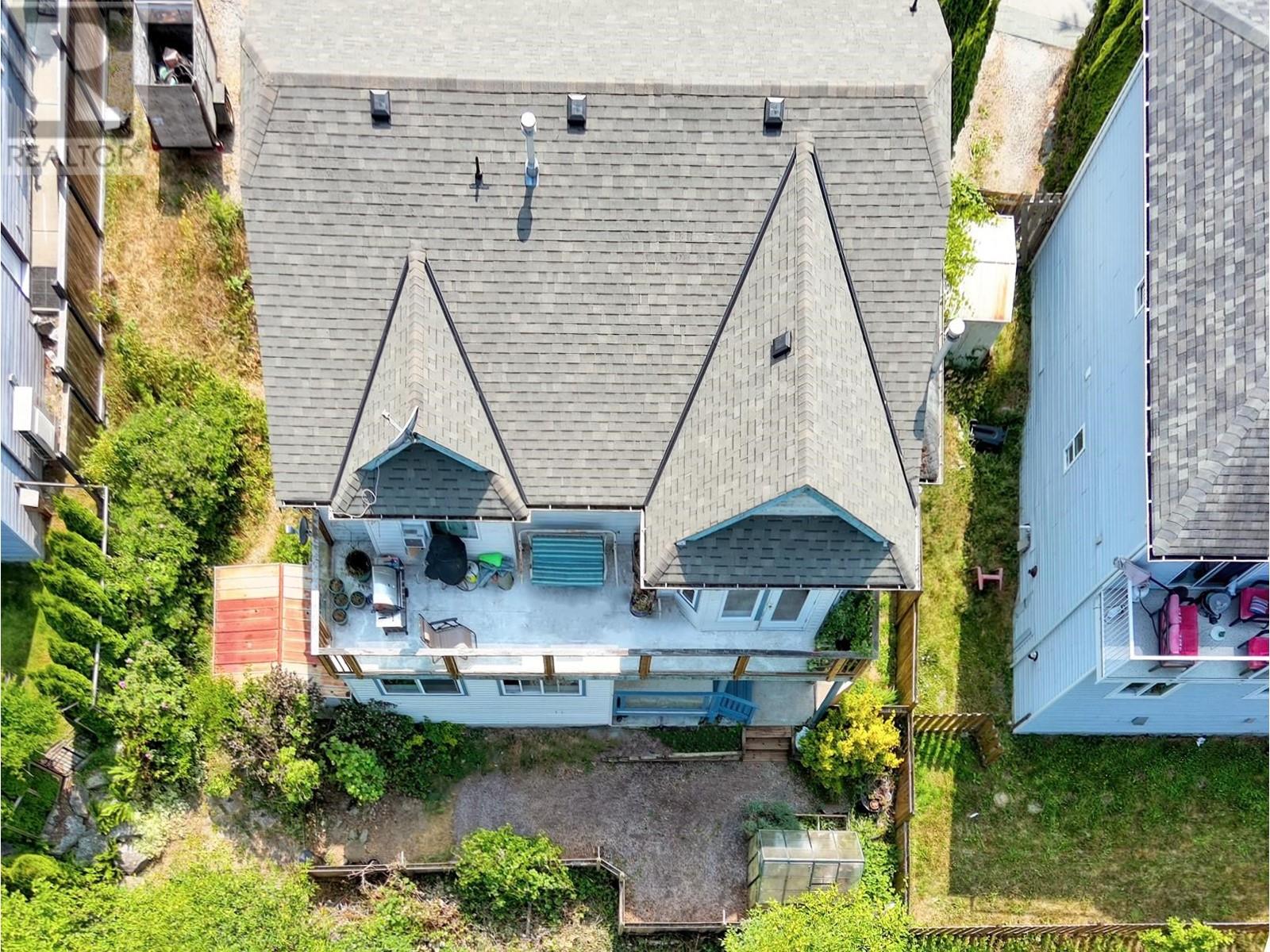 5866c Turnstone Crescent, Sechelt, British Columbia  V7Z 0L9 - Photo 2 - R2821604