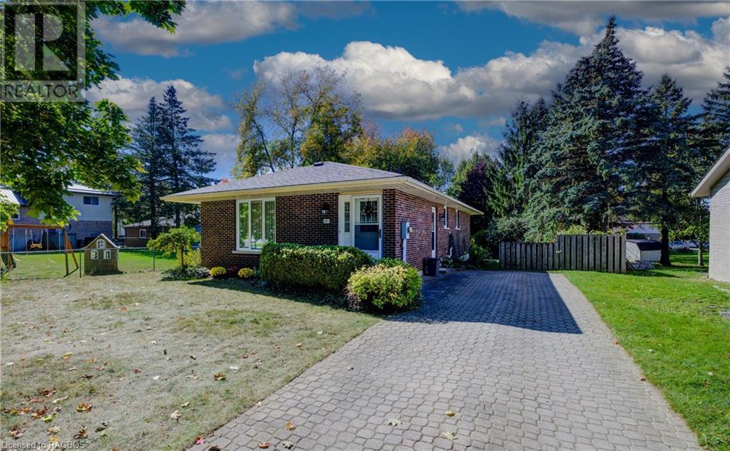 287 Church Street S, Mount Forest, Ontario N0G 2L2 (26134805) Ron