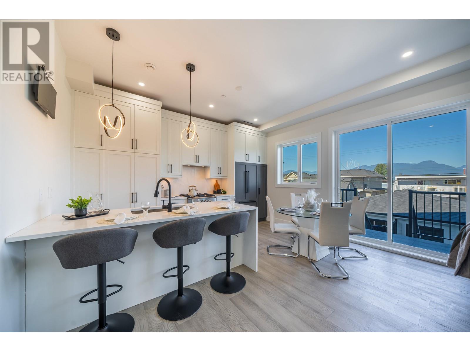 2681 E 4th Avenue, Vancouver, British Columbia  V5M 1K5 - Photo 3 - R2820927