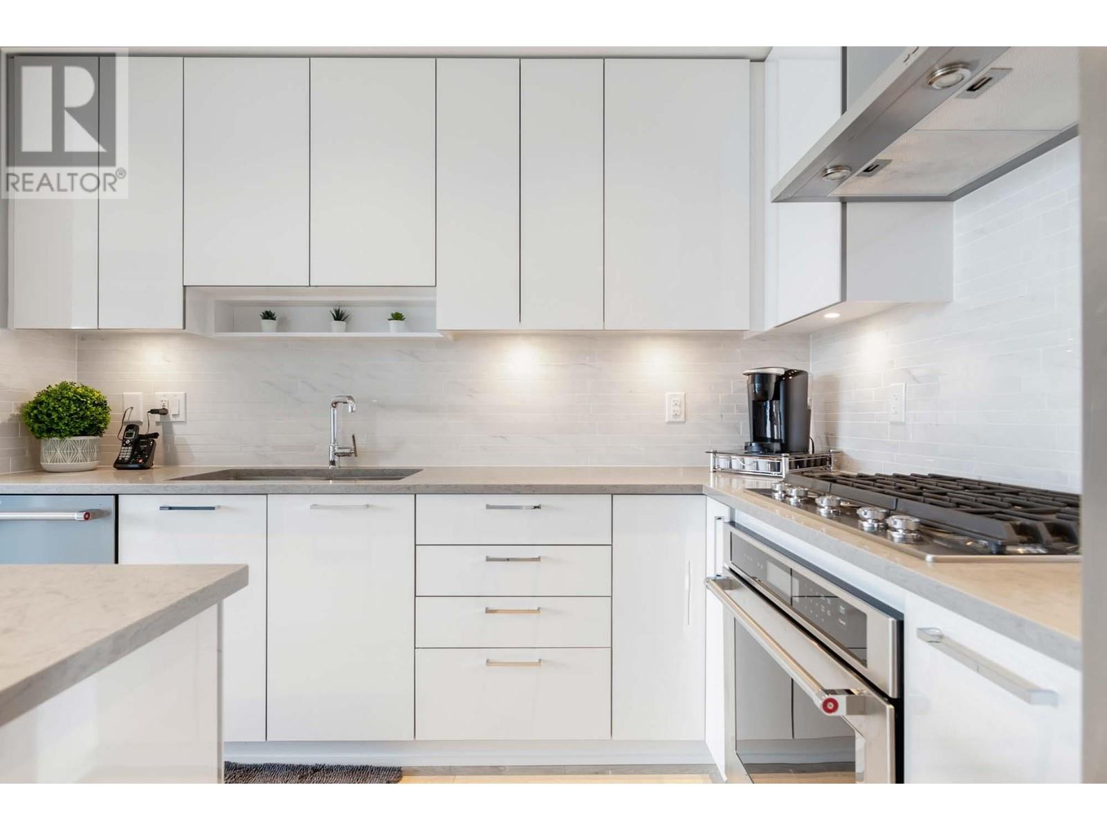 2406 1788 Gilmore Avenue, Burnaby, British Columbia  V5C 0L5 - Photo 12 - R2820126