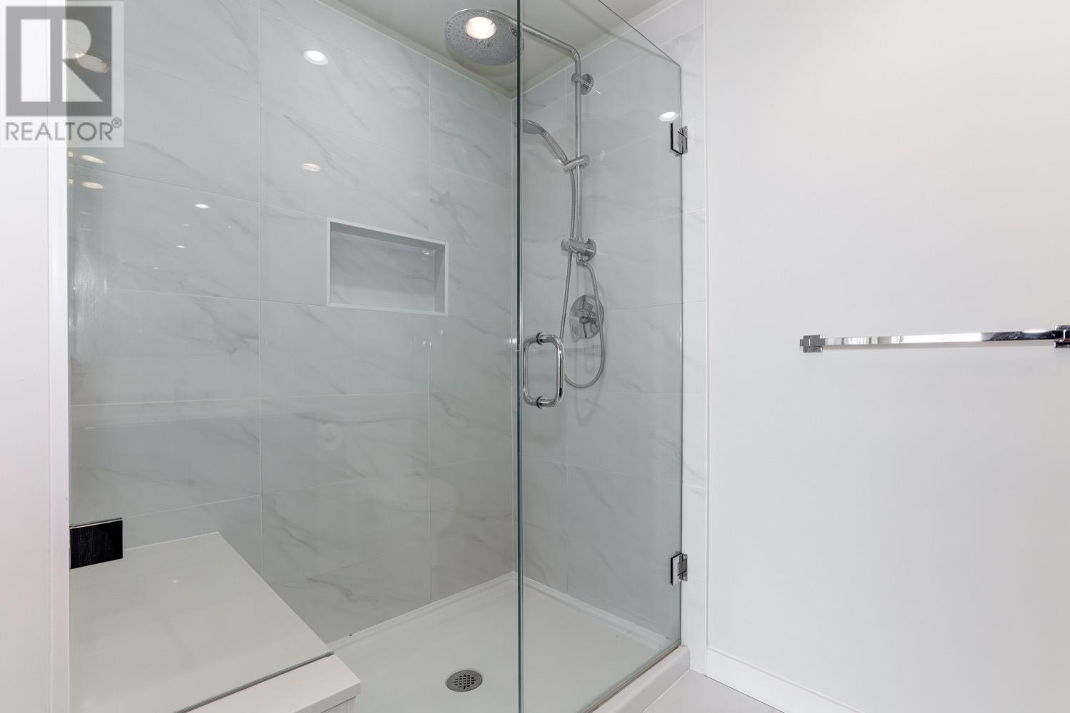 2304 3096 Windsor Gate, Coquitlam, British Columbia  V3B 0P4 - Photo 16 - R2821650