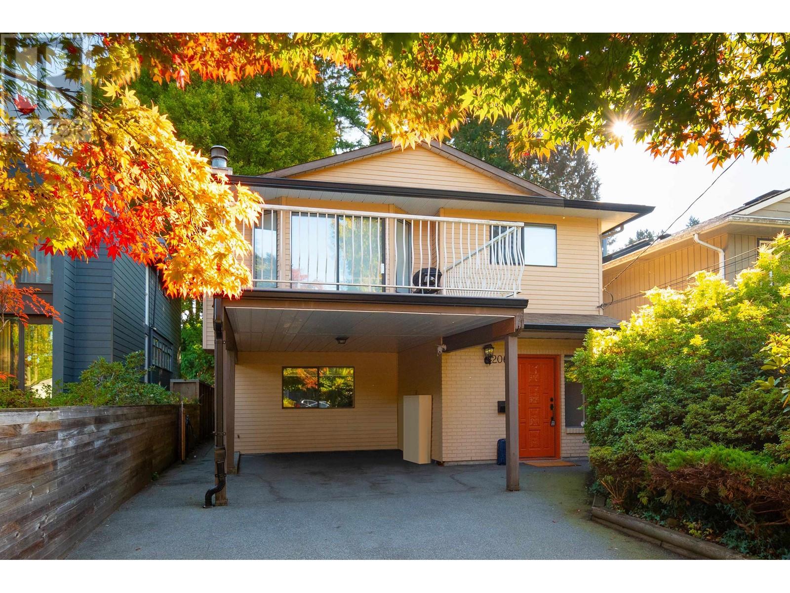 2060 W KEITH ROAD, north vancouver, British Columbia