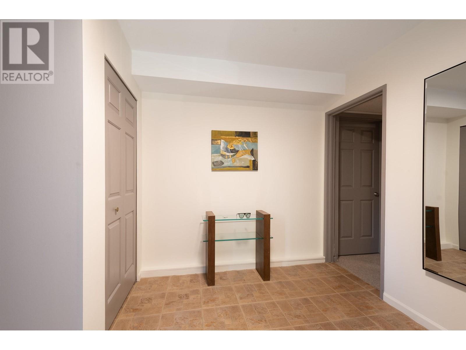 2060 W Keith Road, North Vancouver, British Columbia  V7P 1Z3 - Photo 2 - R2821648