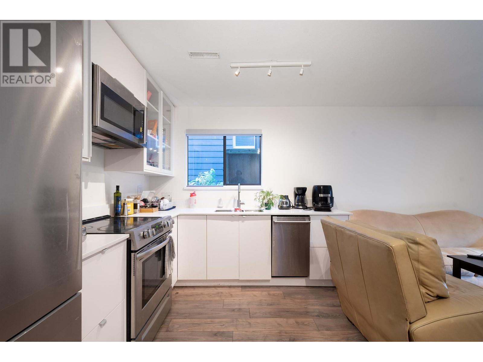 2060 W Keith Road, North Vancouver, British Columbia  V7P 1Z3 - Photo 31 - R2821648