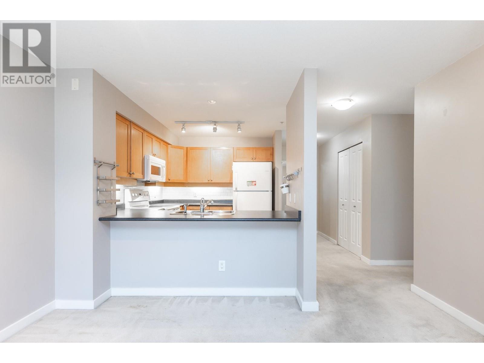 205 808 Sangster Place, New Westminster, British Columbia  V3L 5W3 - Photo 7 - R2820580