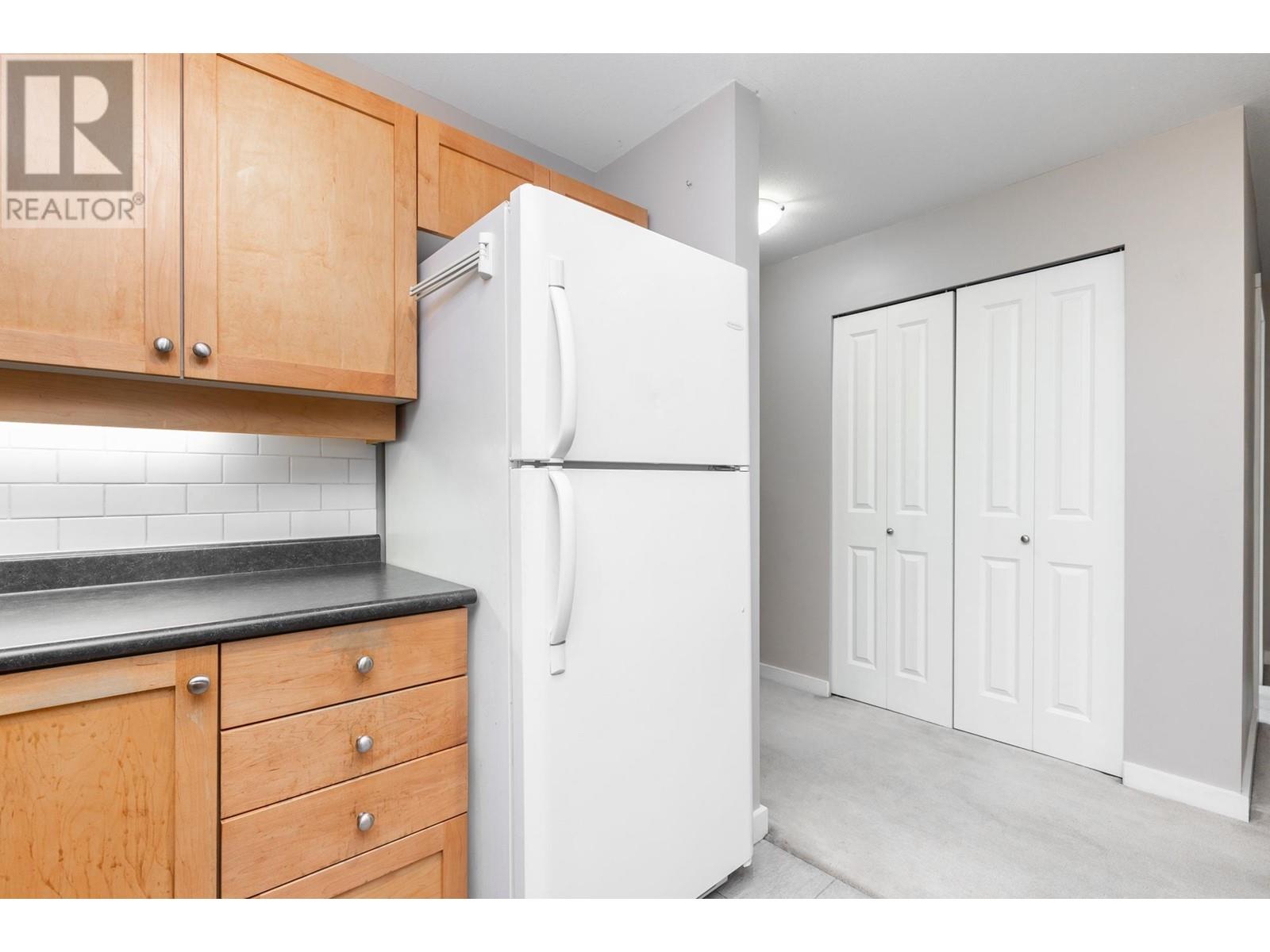 205 808 Sangster Place, New Westminster, British Columbia  V3L 5W3 - Photo 5 - R2820580