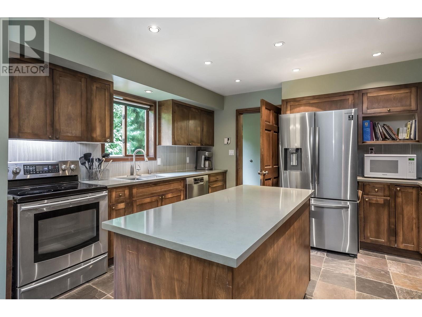 22520 132 Avenue, Maple Ridge, British Columbia  V4R 2R2 - Photo 11 - R2820624