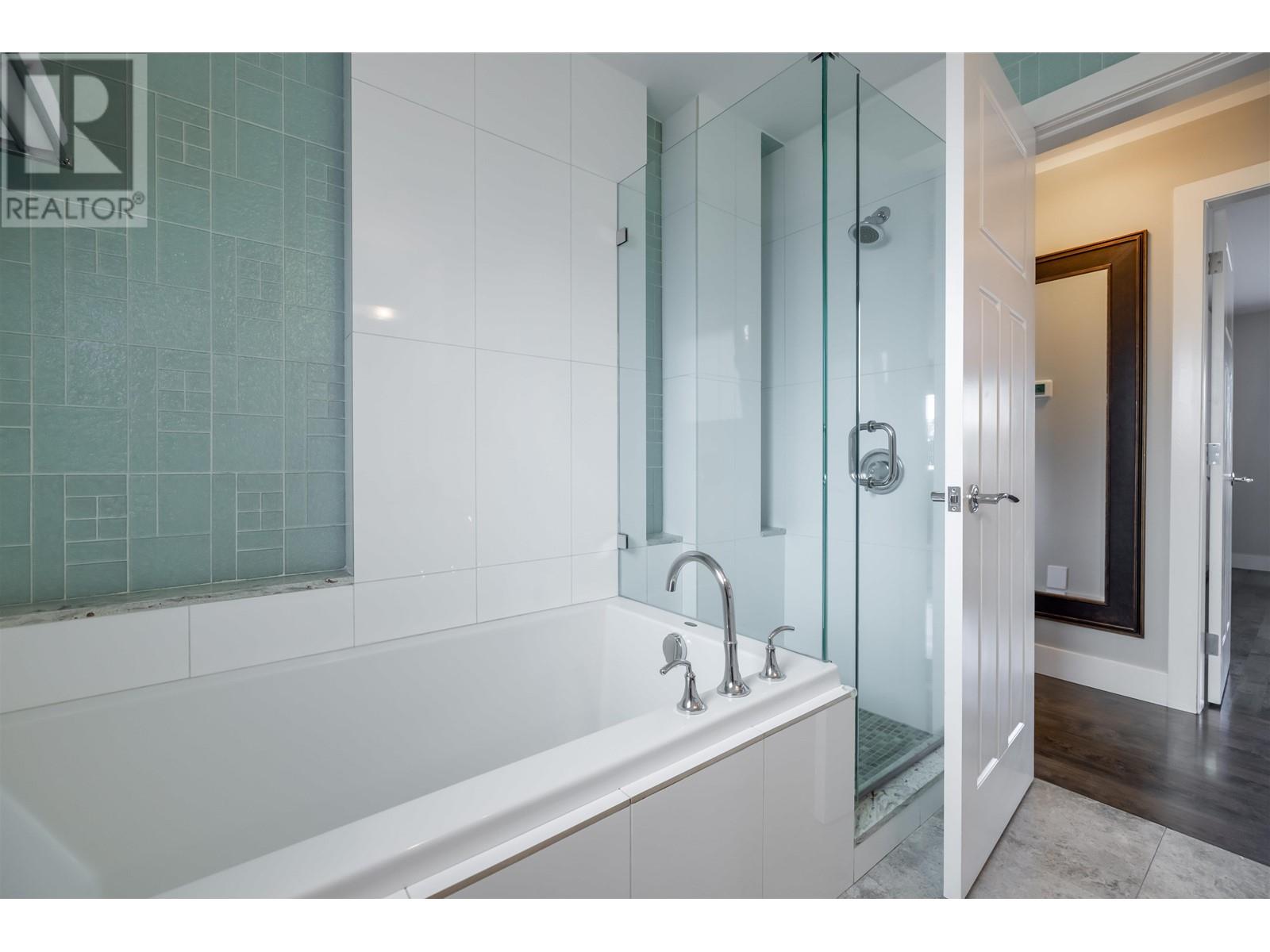 6058 Service Street, Burnaby, British Columbia  V5H 1V8 - Photo 8 - R2821144