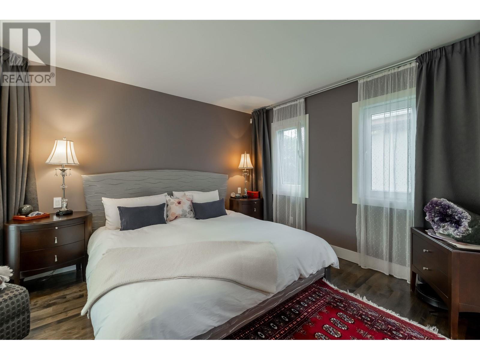 6058 Service Street, Burnaby, British Columbia  V5H 1V8 - Photo 3 - R2821144