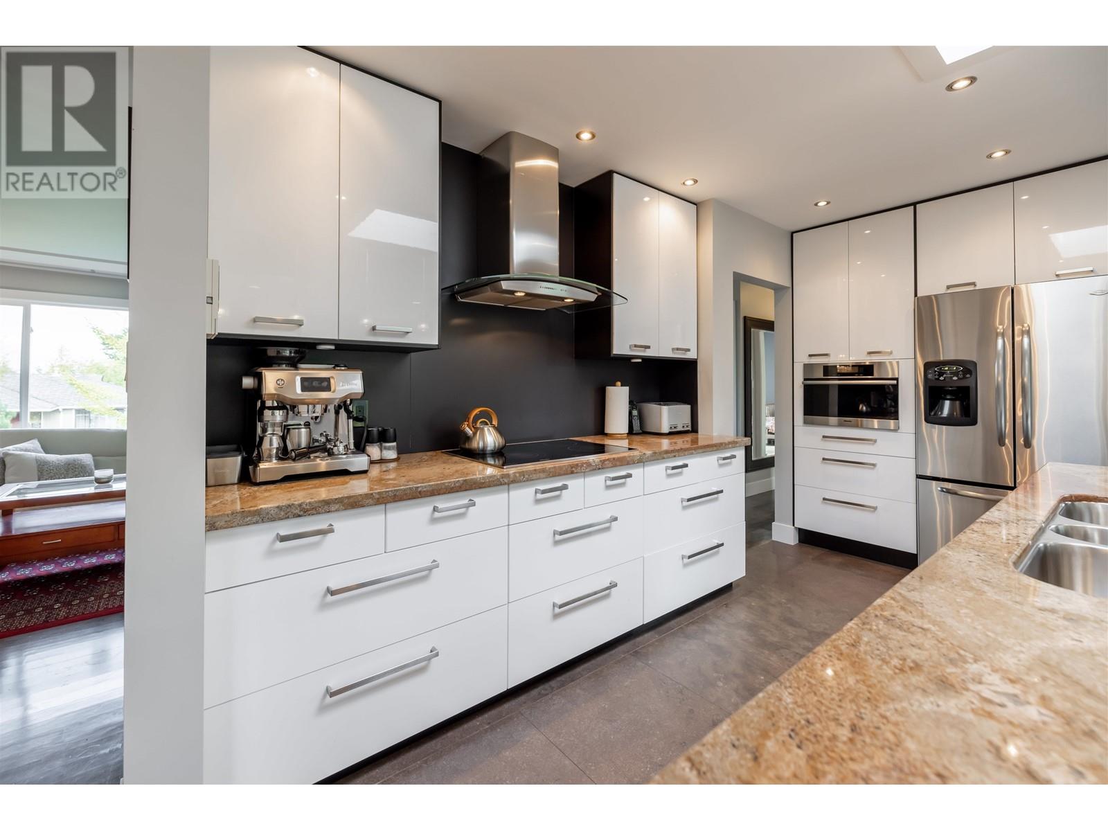 6058 Service Street, Burnaby, British Columbia  V5H 1V8 - Photo 18 - R2821144