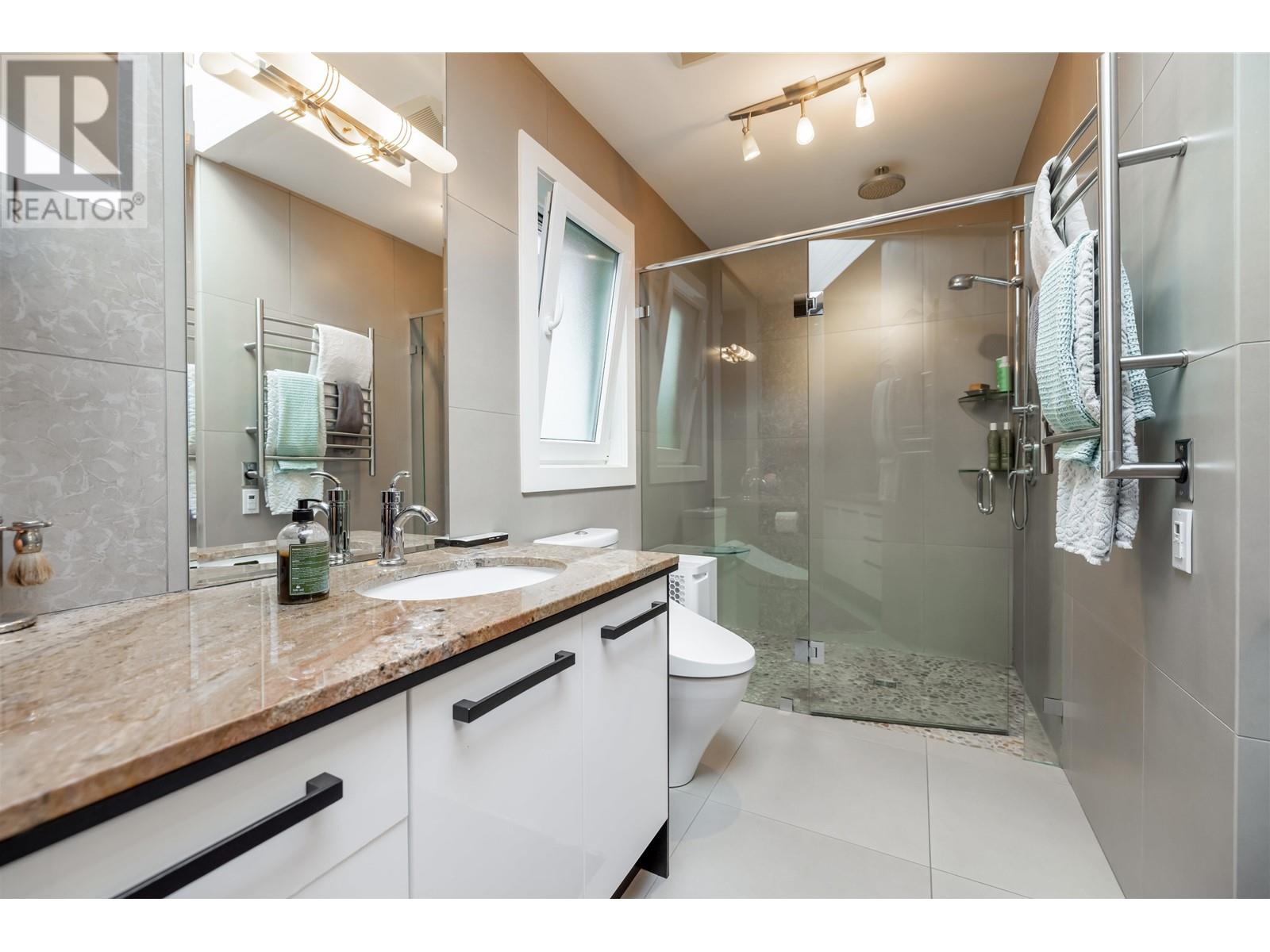 6058 Service Street, Burnaby, British Columbia  V5H 1V8 - Photo 6 - R2821144