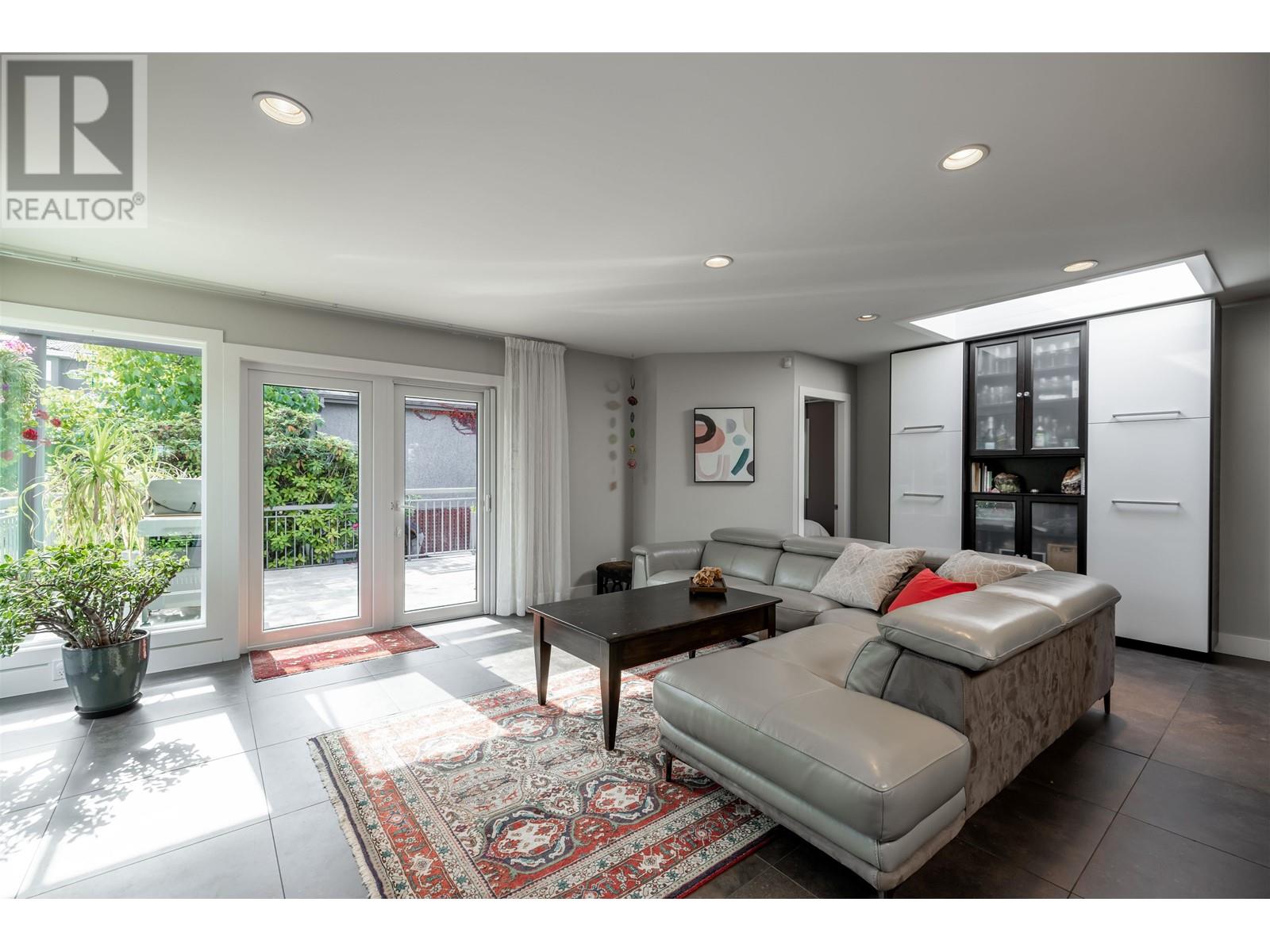 6058 Service Street, Burnaby, British Columbia  V5H 1V8 - Photo 16 - R2821144
