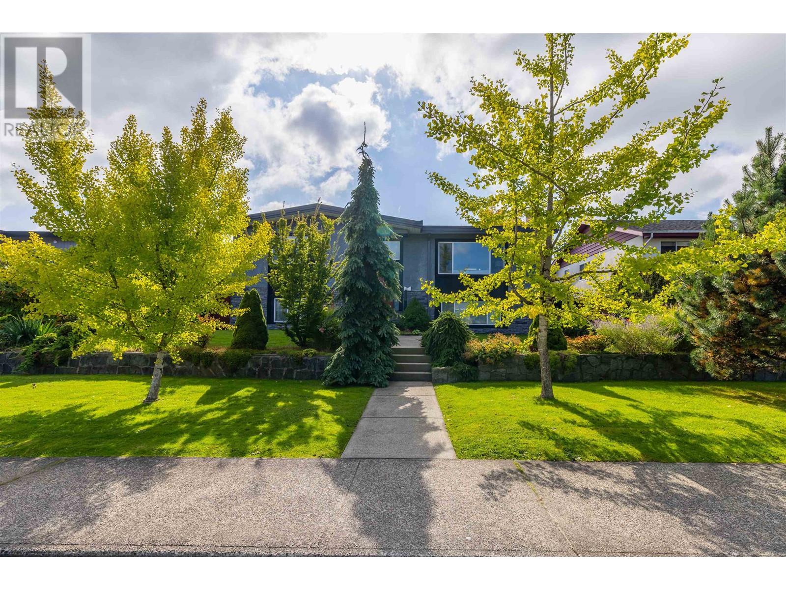 6058 SERVICE STREET, burnaby, British Columbia