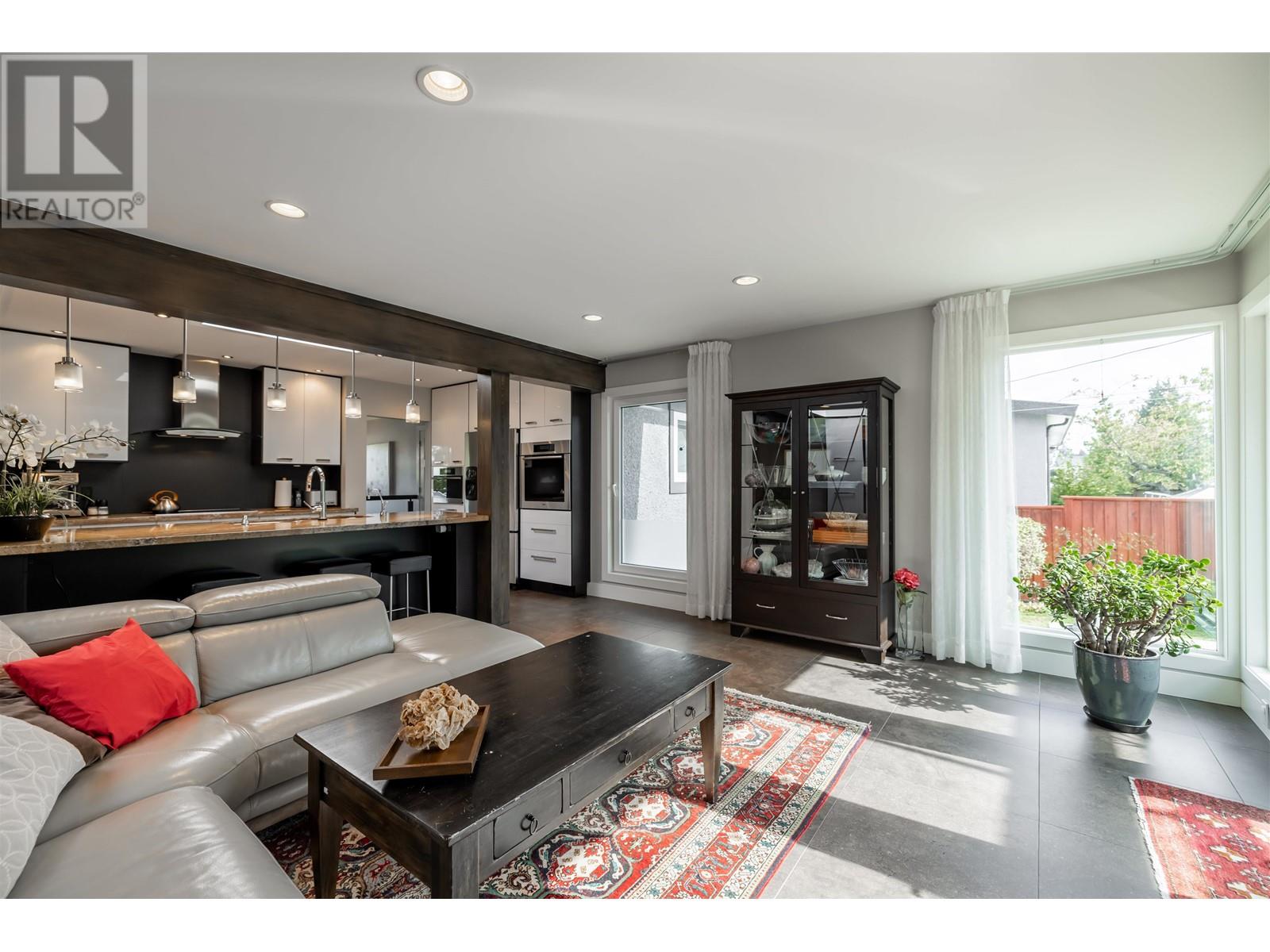 6058 Service Street, Burnaby, British Columbia  V5H 1V8 - Photo 15 - R2821144