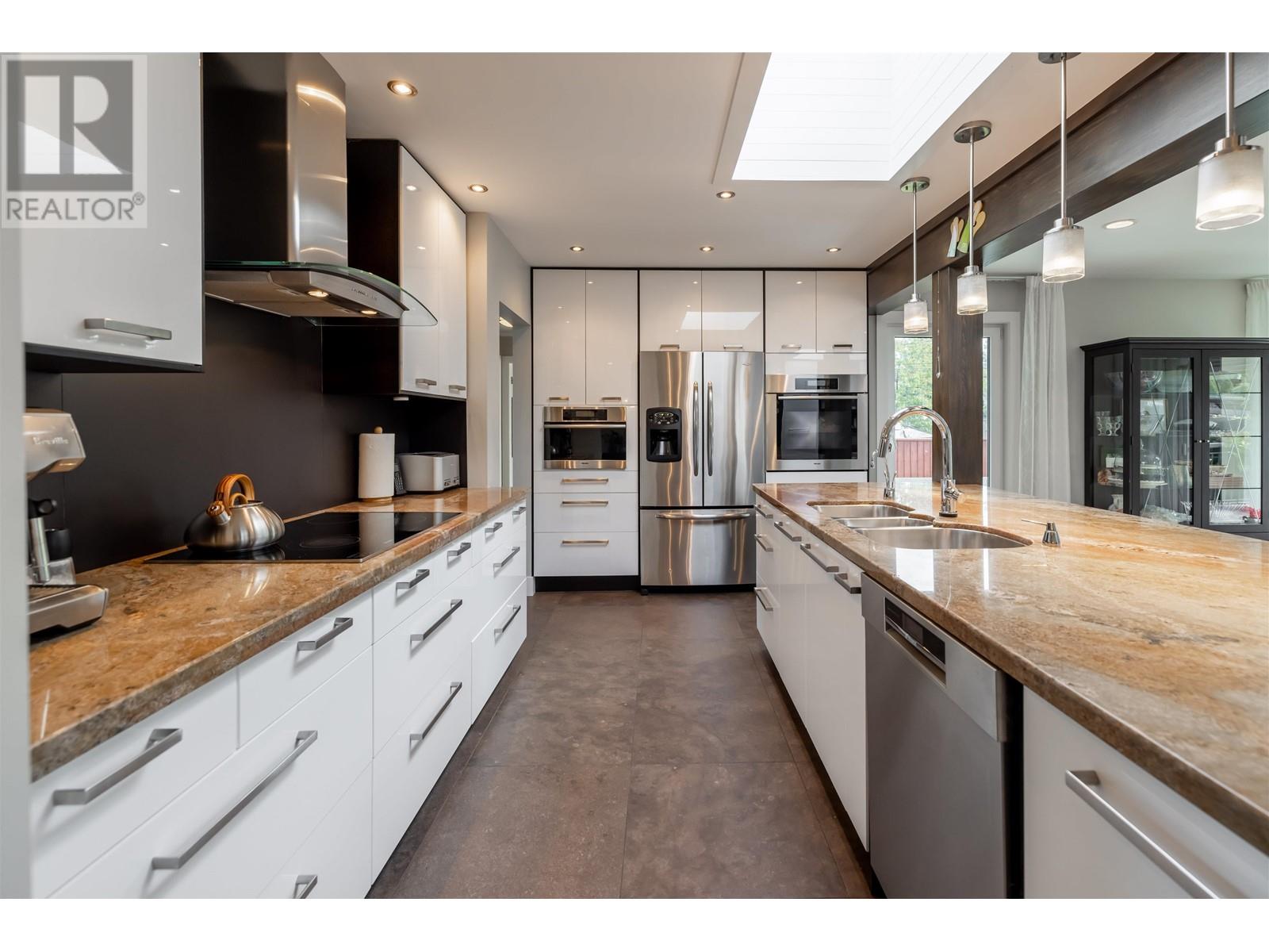 6058 Service Street, Burnaby, British Columbia  V5H 1V8 - Photo 17 - R2821144