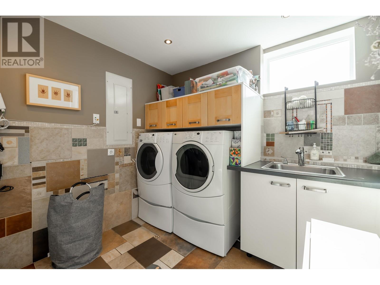 6058 Service Street, Burnaby, British Columbia  V5H 1V8 - Photo 24 - R2821144