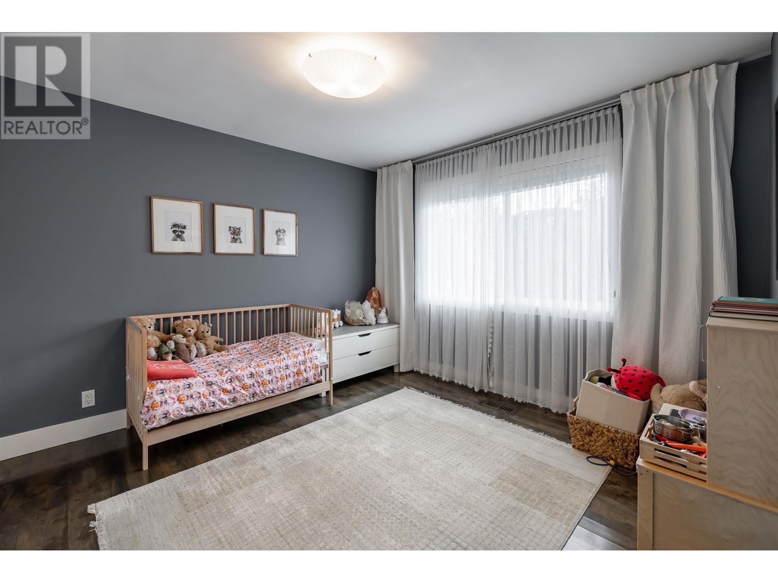 6058 Service Street, Burnaby, British Columbia  V5H 1V8 - Photo 9 - R2821144