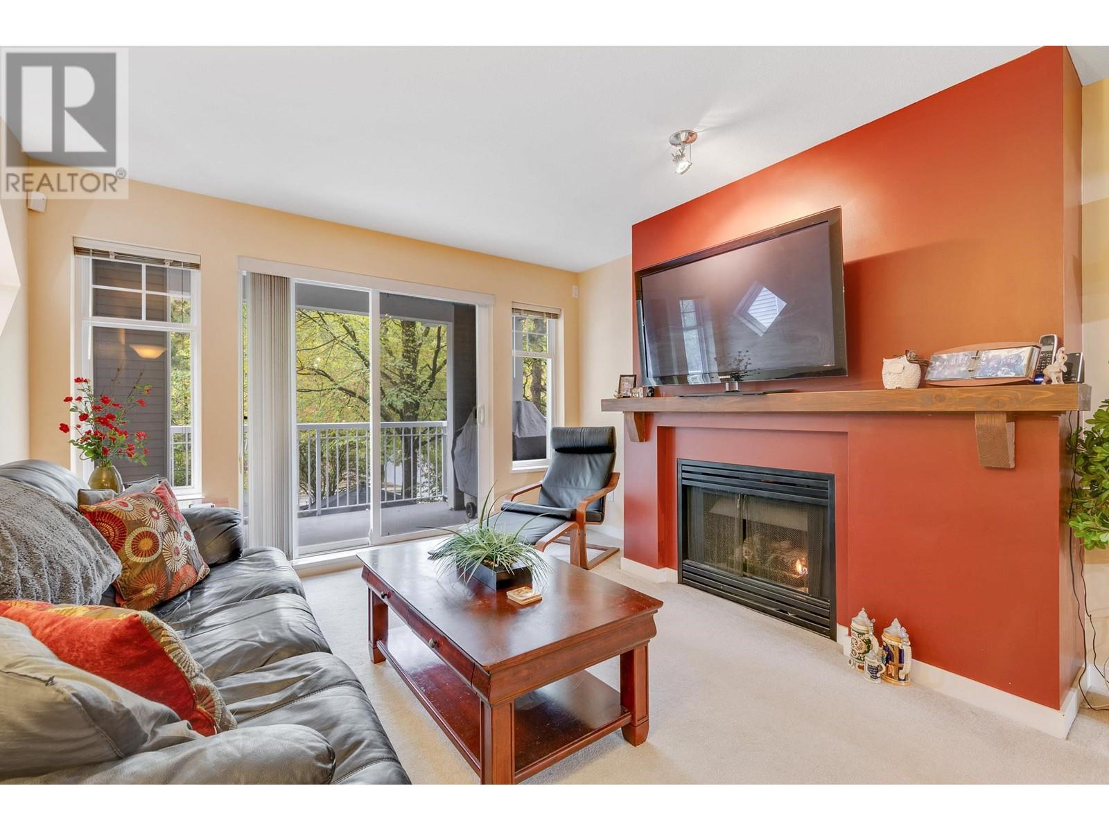 #205 1420 Parkway Boulevard, Coquitlam, British Columbia  V3E 3J6 - Photo 2 - R2821461