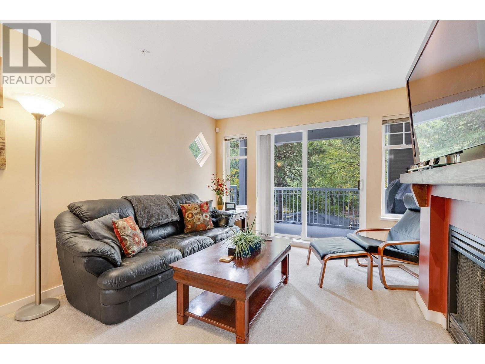 #205 1420 Parkway Boulevard, Coquitlam, British Columbia  V3E 3J6 - Photo 3 - R2821461