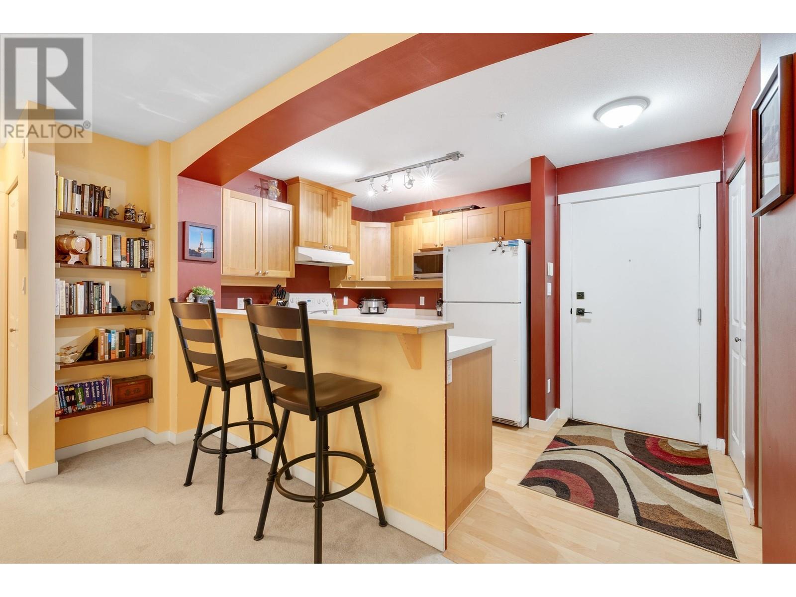 #205 1420 Parkway Boulevard, Coquitlam, British Columbia  V3E 3J6 - Photo 8 - R2821461