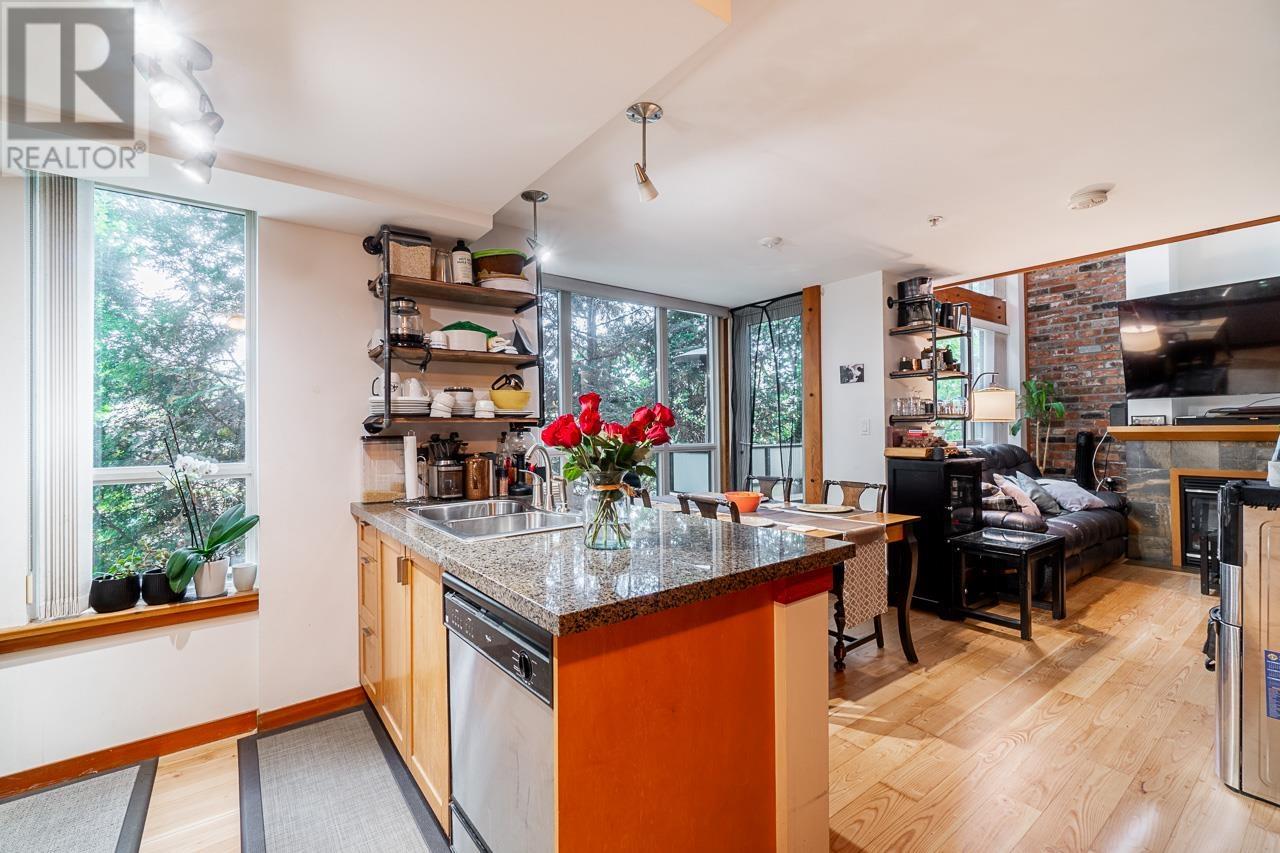 110 7 Rialto Court, New Westminster, British Columbia  V3M 7A8 - Photo 6 - R2820425