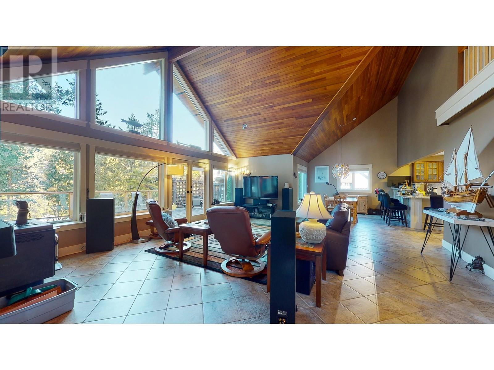5393 Sans Souci Road, Halfmoon Bay, British Columbia  V7Z 1B6 - Photo 11 - R2821687