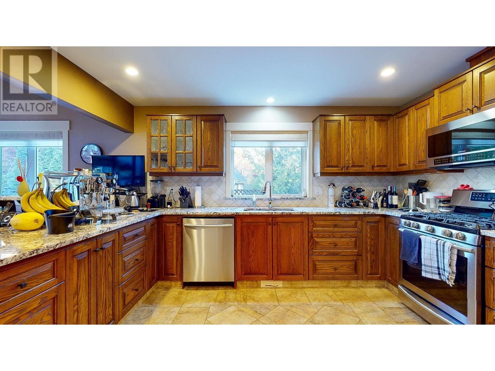 5393 Sans Souci Road, Halfmoon Bay, British Columbia  V7Z 1B6 - Photo 17 - R2821687
