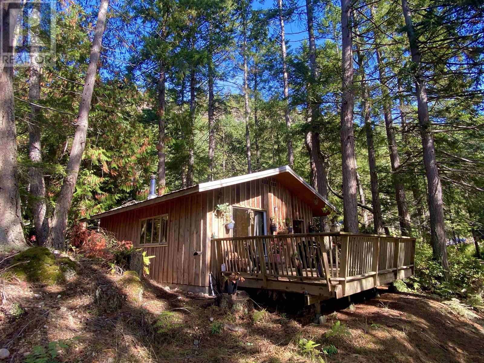 372 Wood Dale Drive, Mayne Island, British Columbia  V0N 2J2 - Photo 1 - R2821757