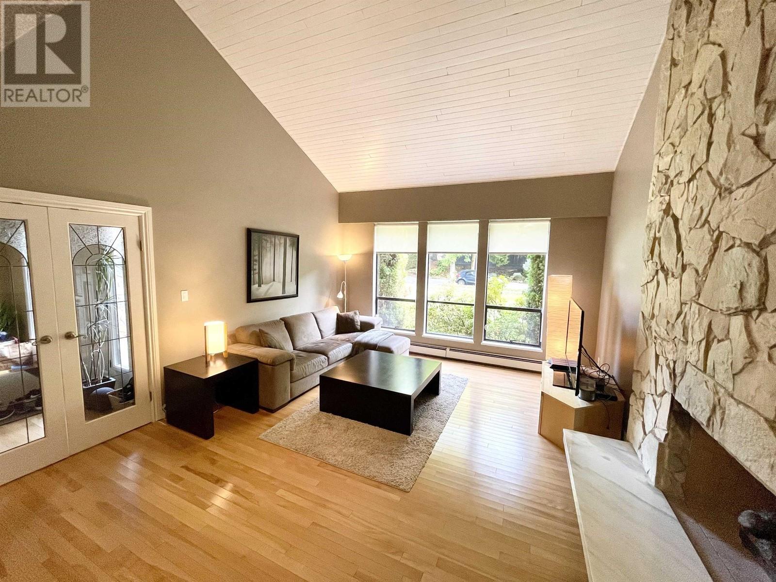3635 Lynndale Crescent, Burnaby, British Columbia  V5S 3S4 - Photo 4 - R2821781