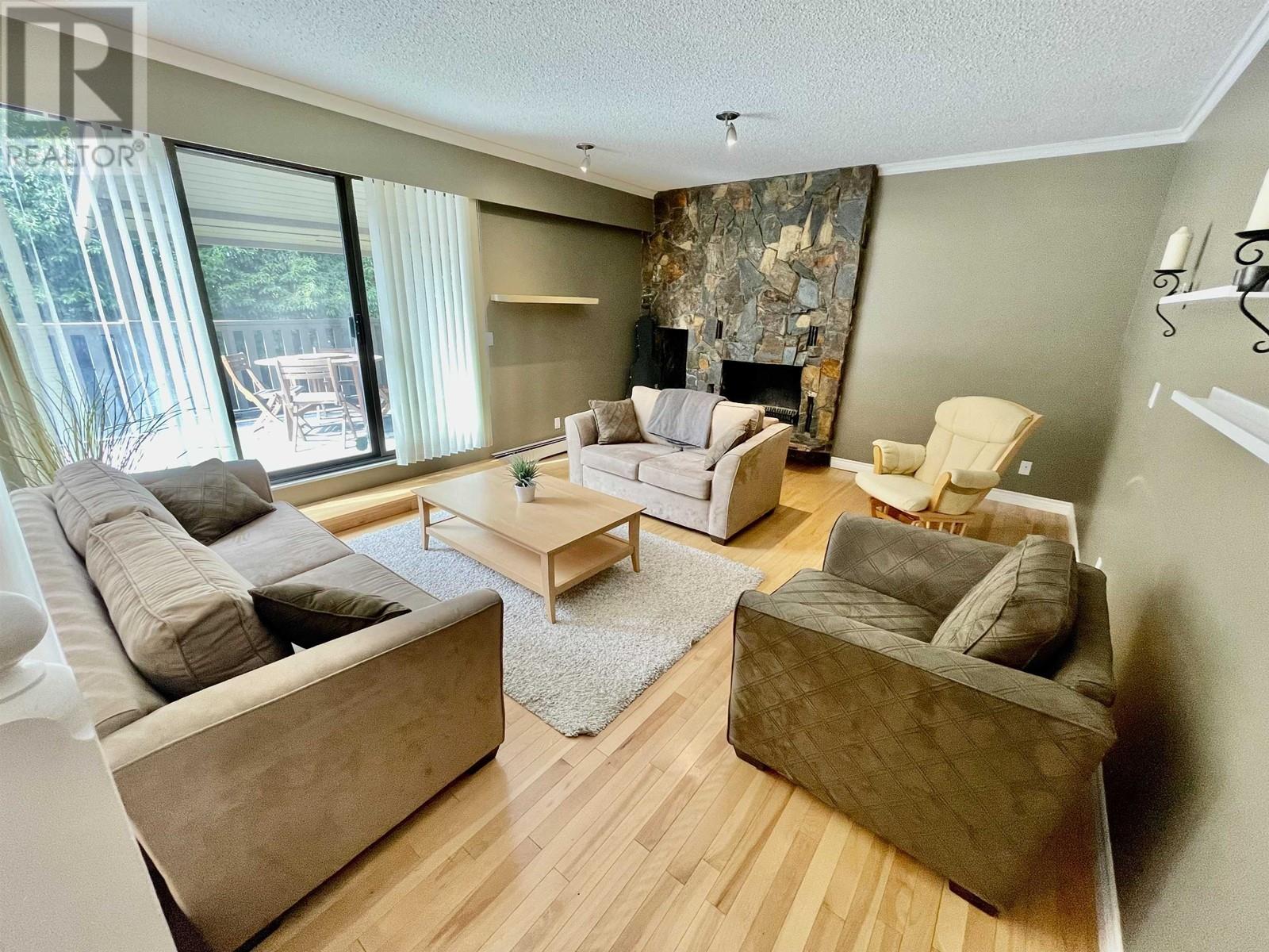 3635 Lynndale Crescent, Burnaby, British Columbia  V5S 3S4 - Photo 5 - R2821781
