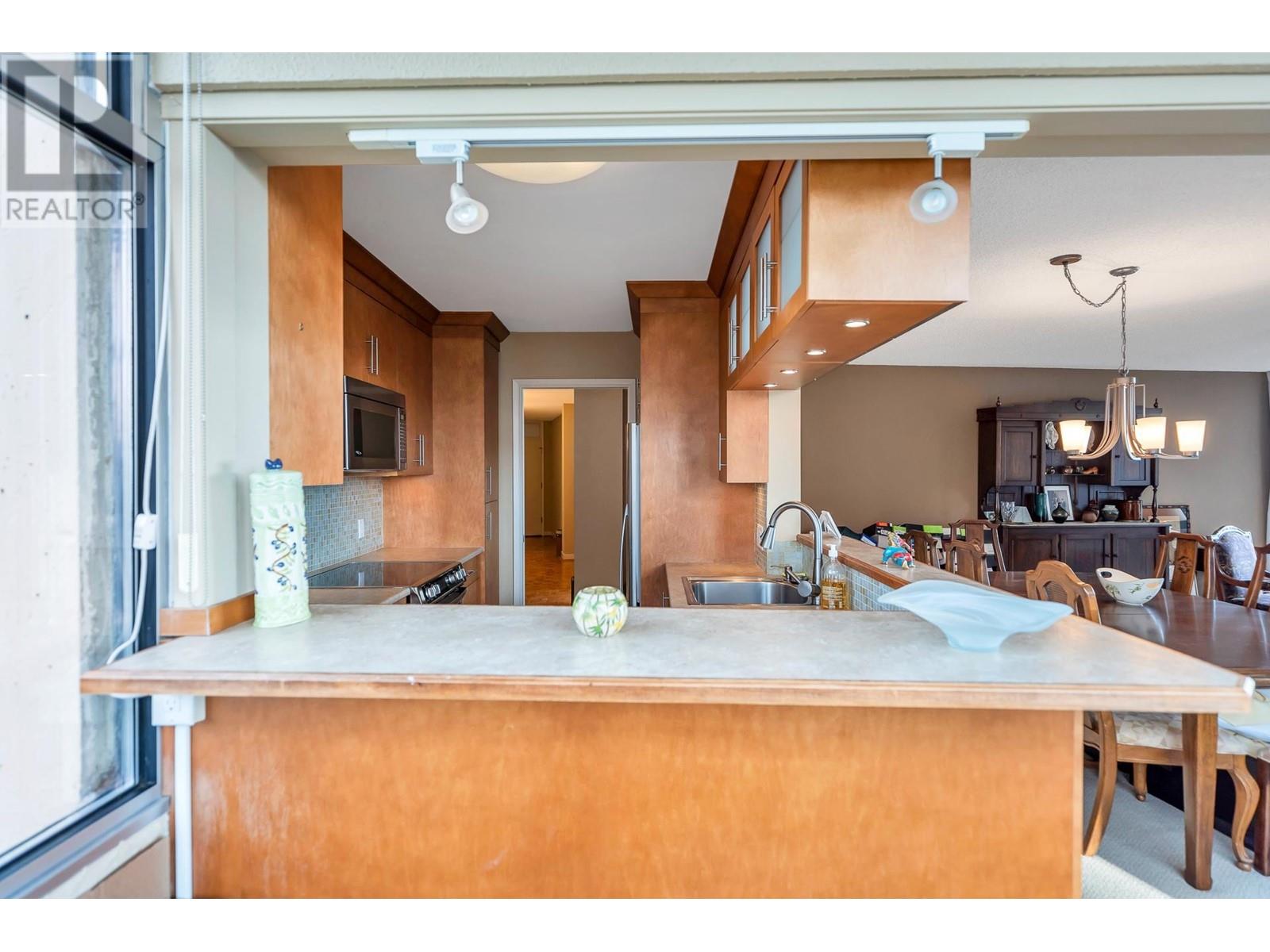 205 2135 Argyle Avenue, West Vancouver, British Columbia  V7V 1A5 - Photo 14 - R2821733