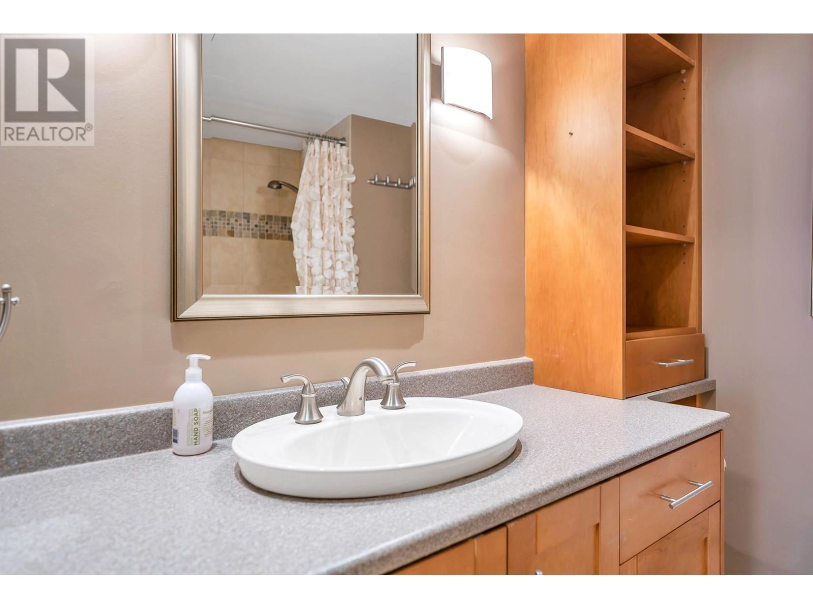 205 2135 Argyle Avenue, West Vancouver, British Columbia  V7V 1A5 - Photo 33 - R2821733